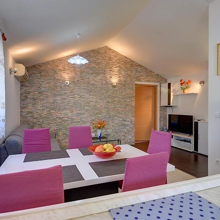 Holiday Home Jasminka Медулин Экстерьер фото