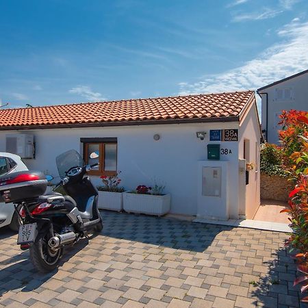 Holiday Home Jasminka Медулин Экстерьер фото