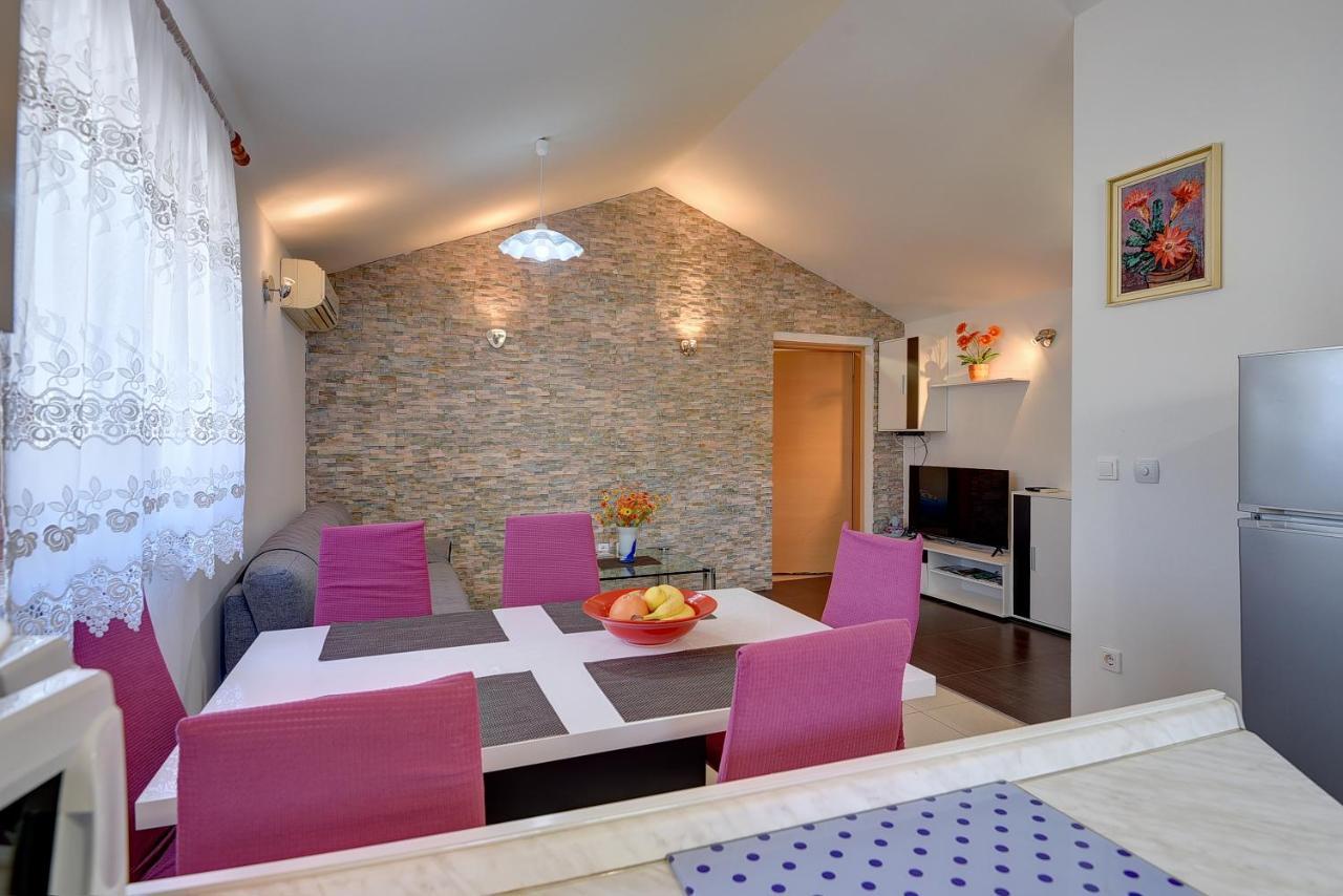 Holiday Home Jasminka Медулин Экстерьер фото