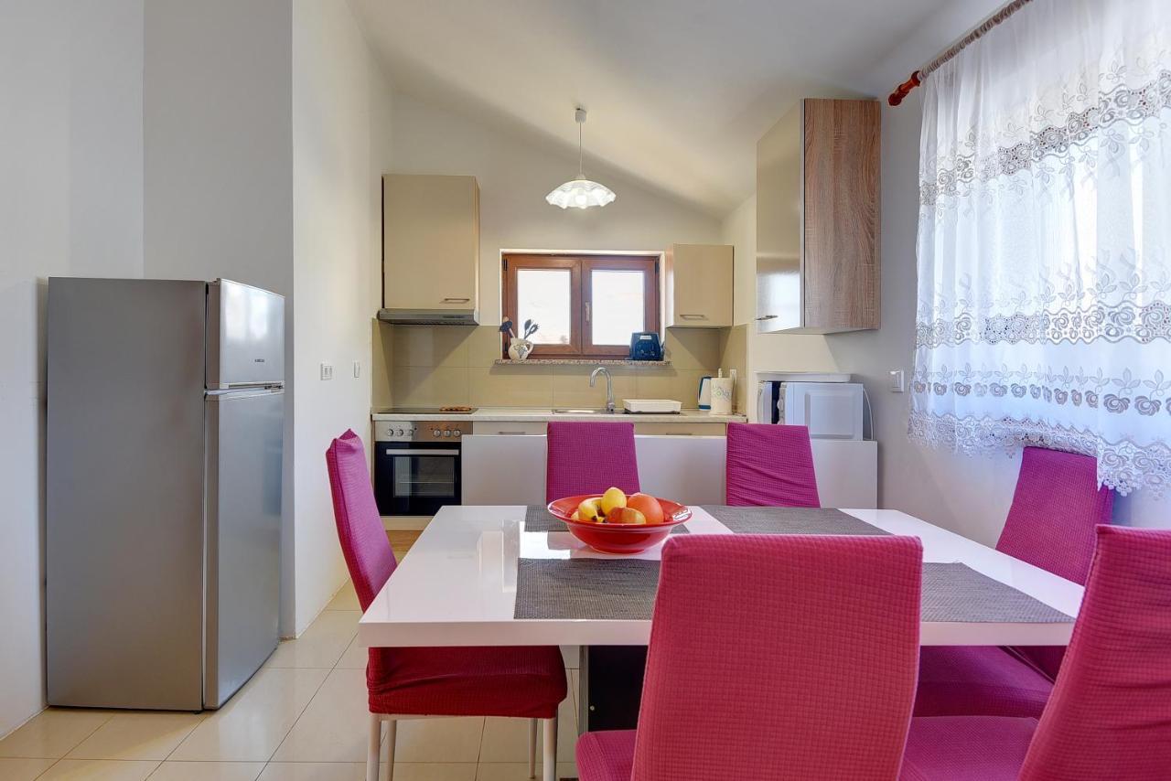 Holiday Home Jasminka Медулин Экстерьер фото