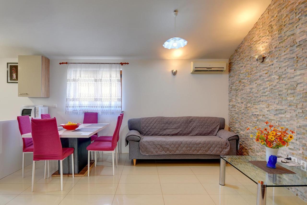 Holiday Home Jasminka Медулин Экстерьер фото
