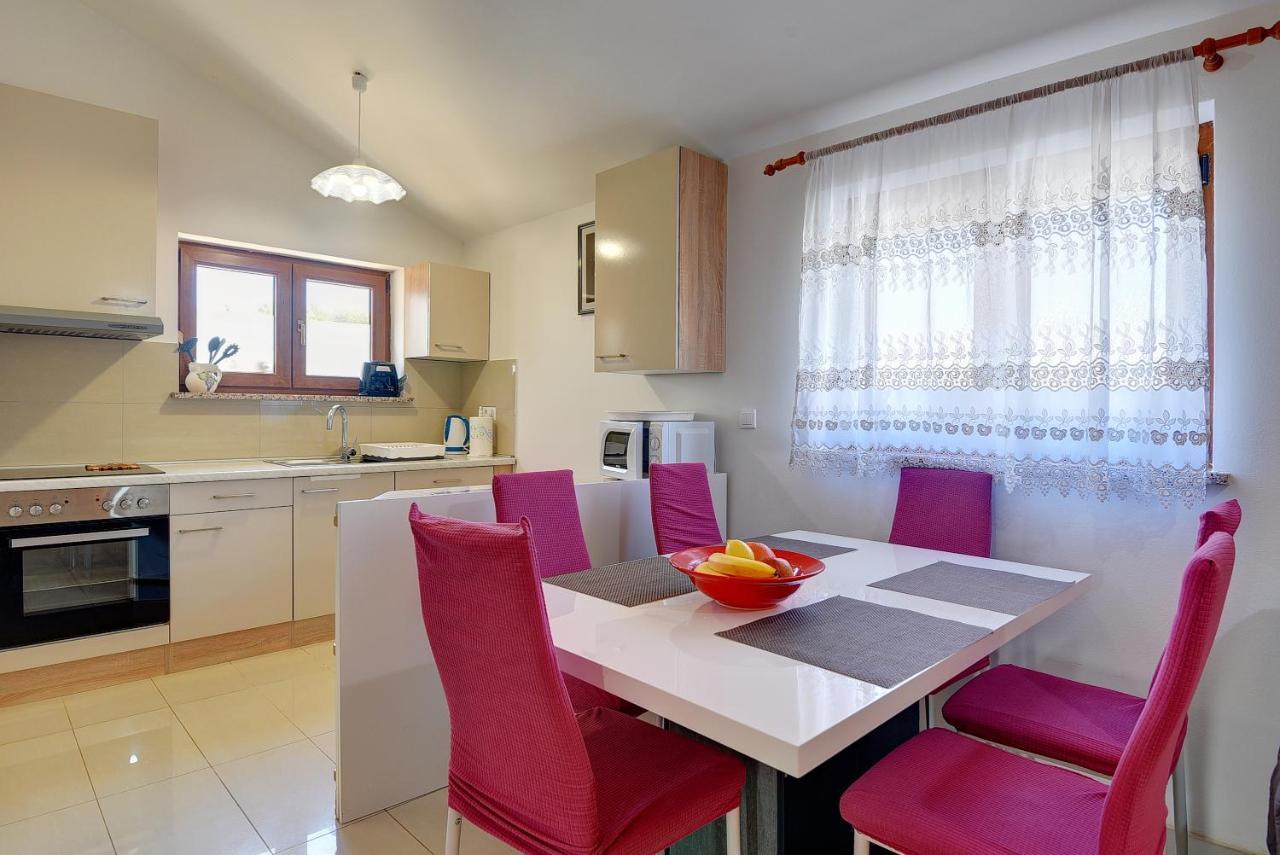 Holiday Home Jasminka Медулин Экстерьер фото