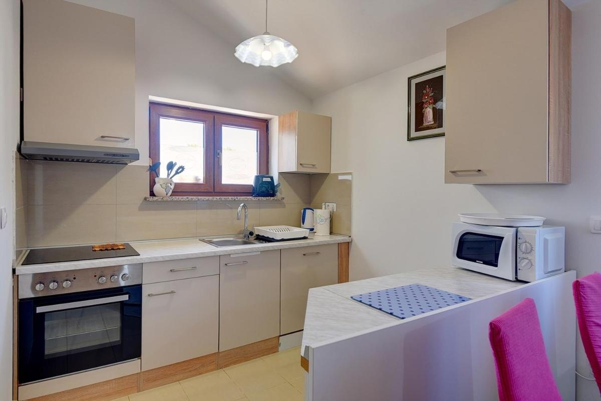 Holiday Home Jasminka Медулин Экстерьер фото